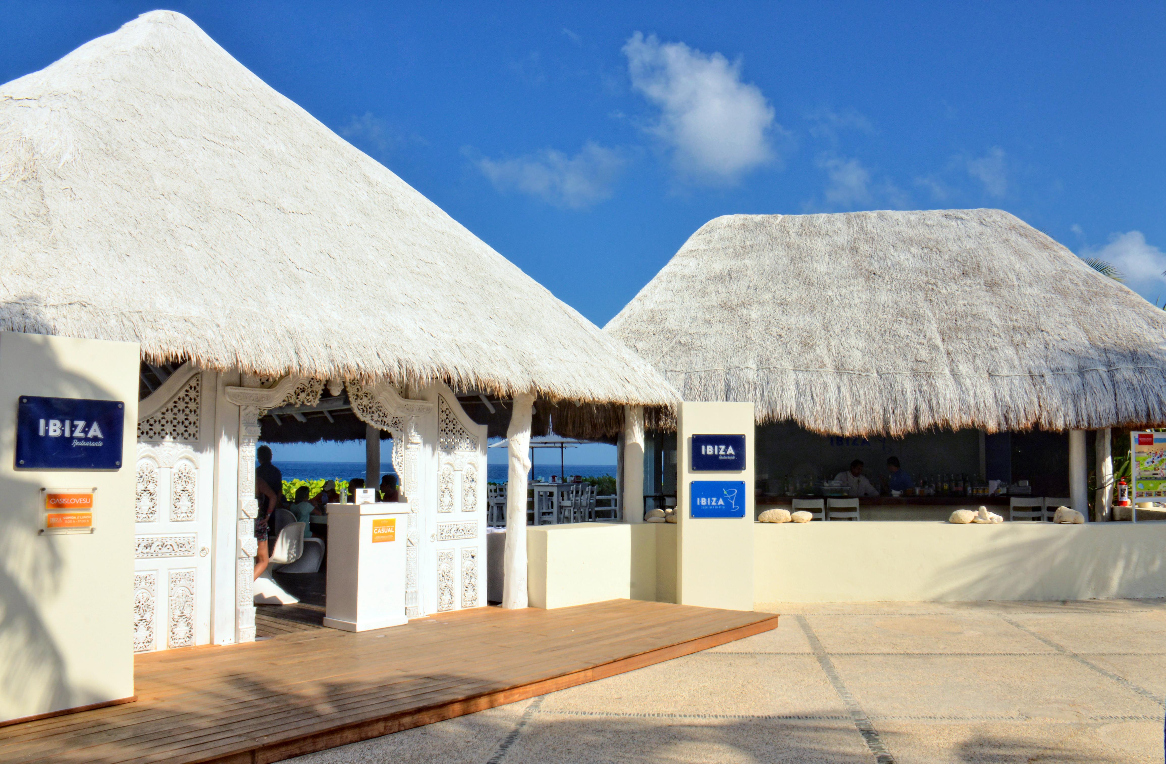 Grand Oasis Cancún Kültér fotó The airport's VIP lounge